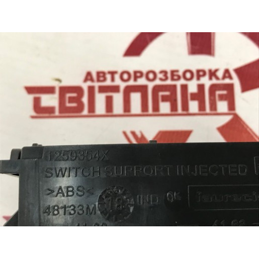 Кронштейн кнопок в торпедо Renault Trafic III 2014-2021 1259354X